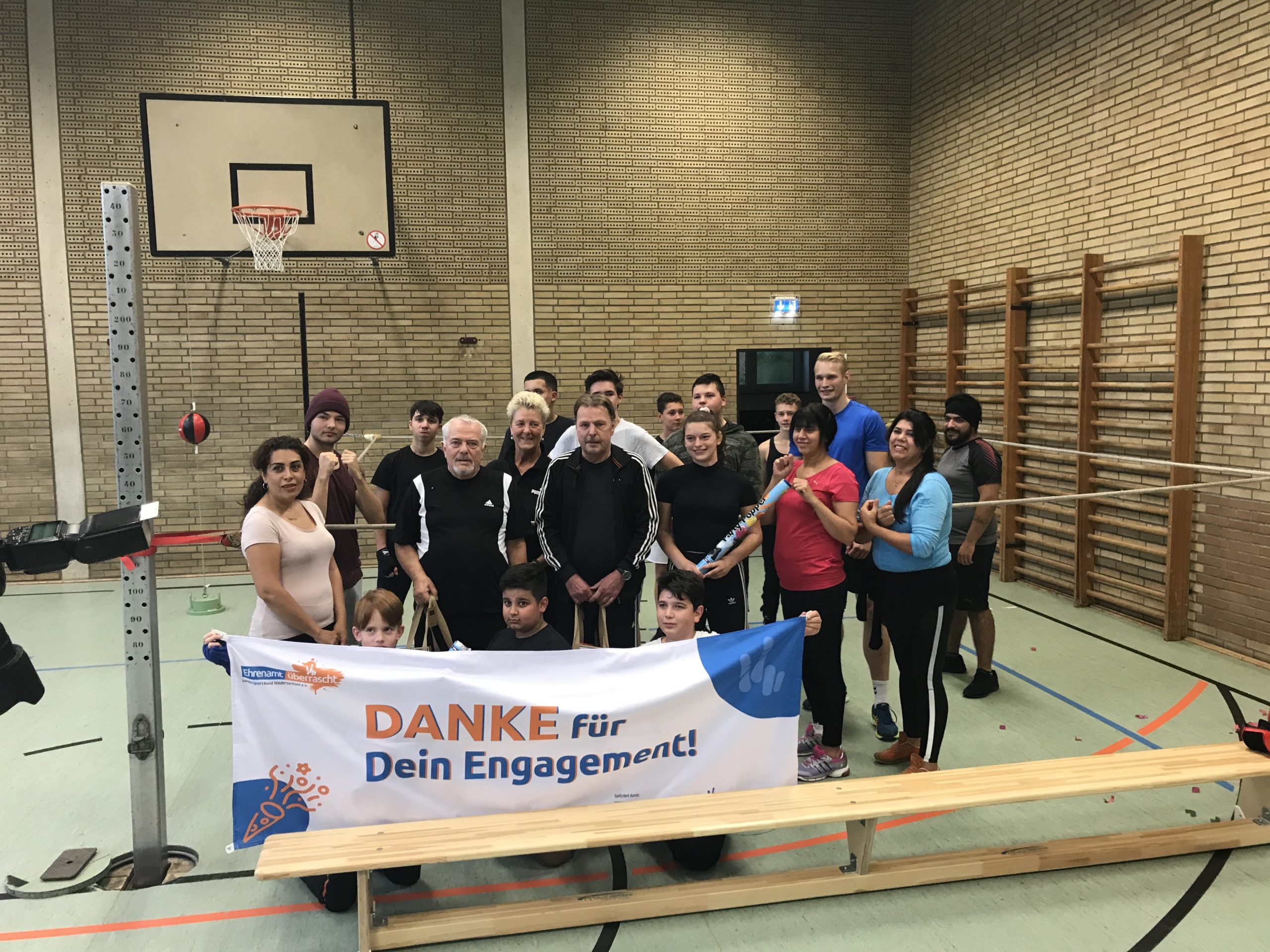EHRUNG BEI DER BOXSTAFFEL GALAXY